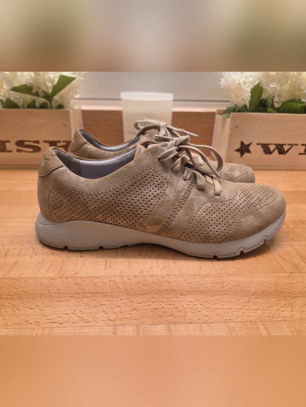 Dansko Alissa Sneakers Gold Print Leather Womens Size EU 38